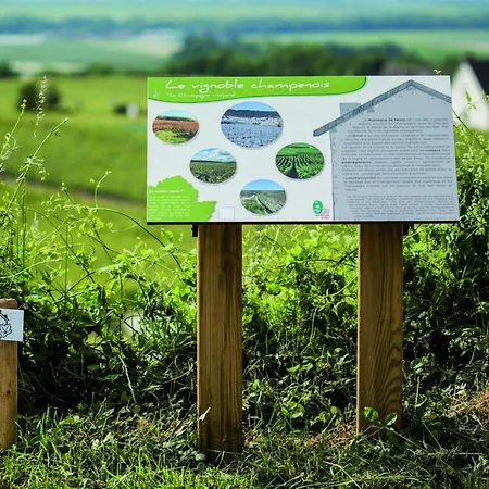 Pre En Bulles Otel Trépail